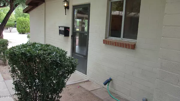 1002 S Kolb  #9,  Tucson,  AZ 85710