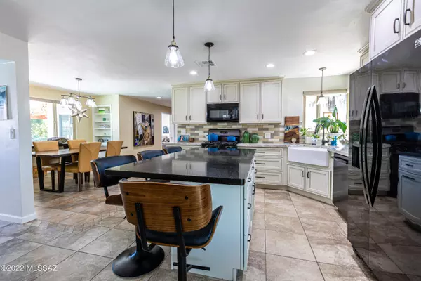 4241 E Holmes Street, Tucson, AZ 85711