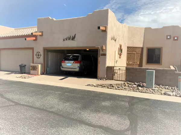 1208 N Hillsboro Avenue, Green Valley, AZ 85614