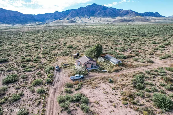 3463 S Renegade Lane,  Portal,  AZ 85632