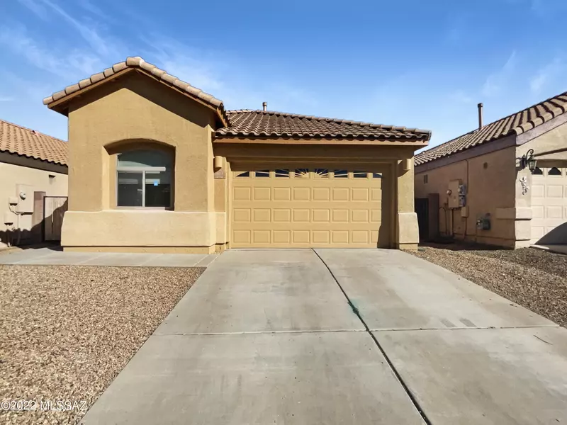 923 E Spring Water Canyon Drive, Sahuarita, AZ 85629