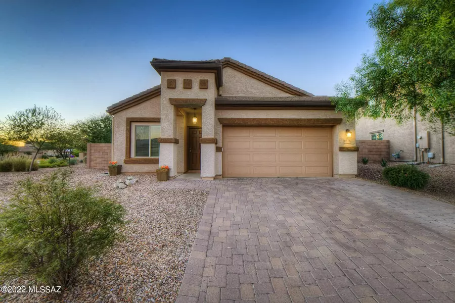 8944 W Silent Saguaro Drive, Marana, AZ 85653