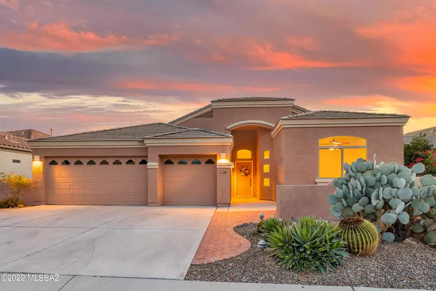 5077 W Coyote Gulch Loop, Marana, AZ 85658