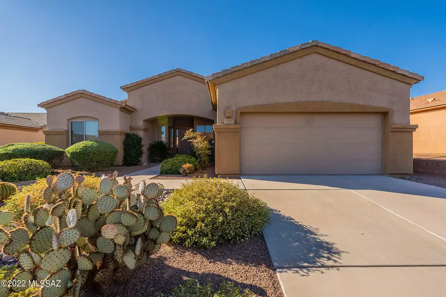 1107 W Mountain Stone Drive, Green Valley, AZ 85614