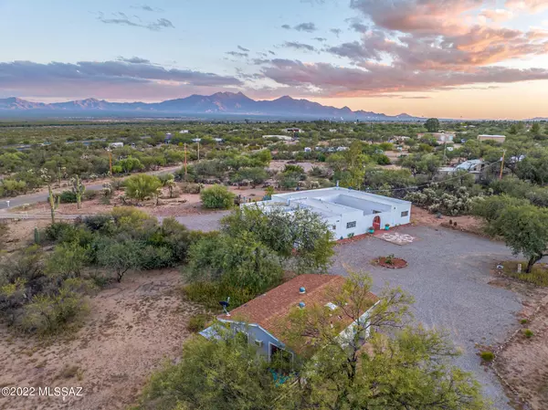 1135 W Twin Buttes Road,  Sahuarita,  AZ 85629