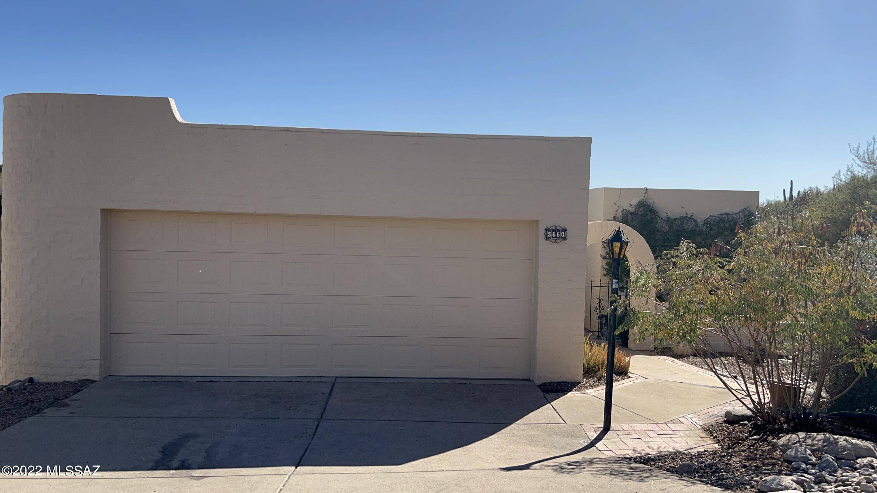 5660 E Camino Del Tronido, Tucson, AZ 85750