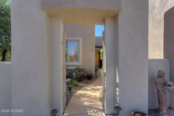 Tubac, AZ 85646,102 Sutter Place