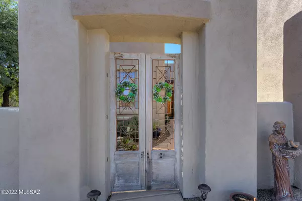 Tubac, AZ 85646,102 Sutter Place