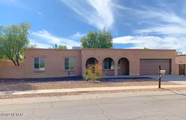 9450 E Rosewood Street, Tucson, AZ 85710