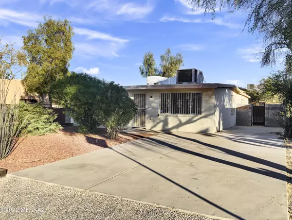 4937 E 3Rd Street,  Tucson,  AZ 85711