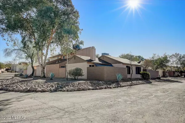 2544 N Palo Dulce Drive, Tucson, AZ 85745