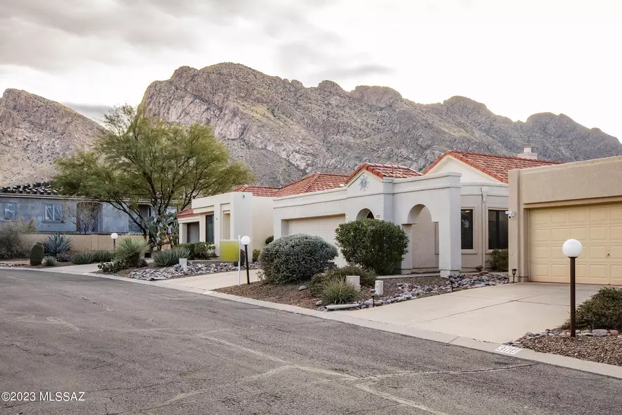 310 E Suntree Street, Oro Valley, AZ 85737