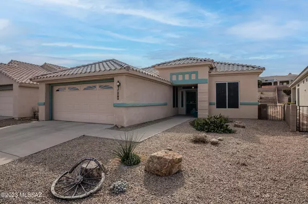 351 W Continental Vista Place, Green Valley, AZ 85614