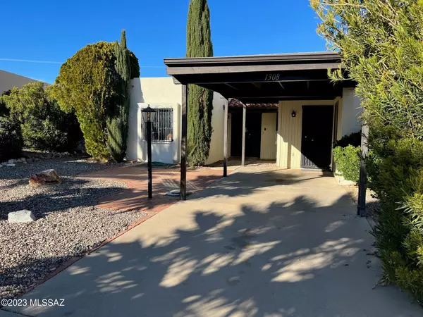 1308 S Desert Meadows Circle, Green Valley, AZ 85614