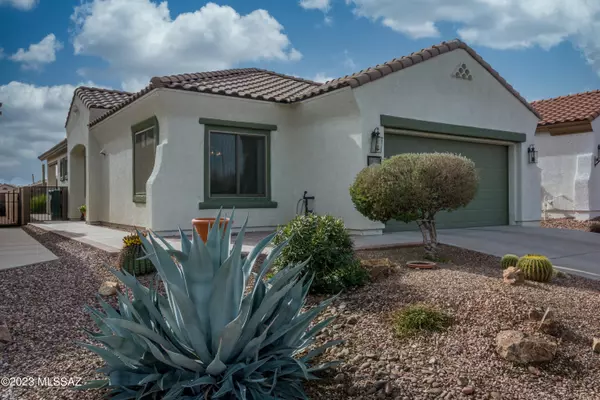 383 W CALLE MONCAYO, Sahuarita, AZ 85629