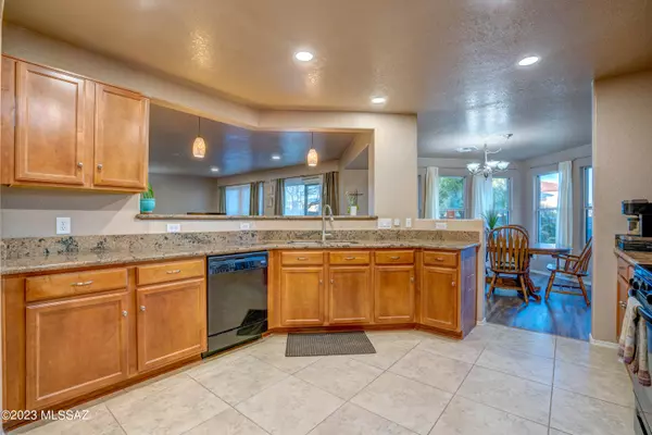 Vail, AZ 85641,10628 S Silverbluff Drive