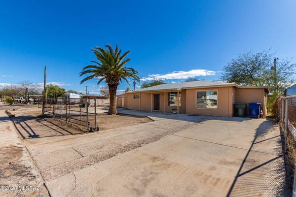 701 W Santa Paula Street,  Tucson,  AZ 85706