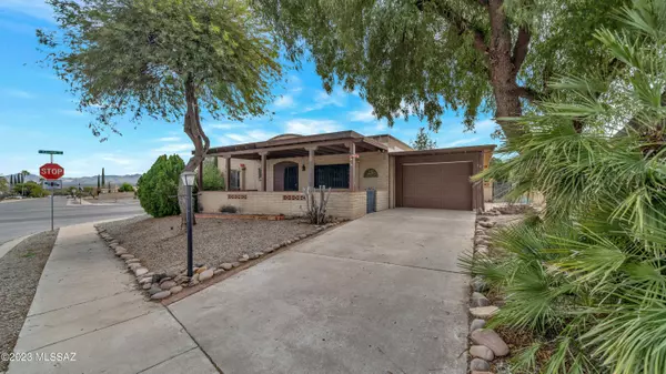 32 E La Espina, Green Valley, AZ 85614