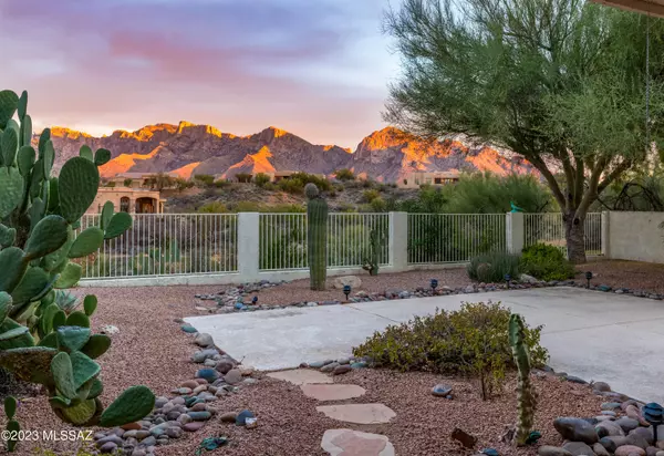 Oro Valley, AZ 85737,1182 W Masters Circle