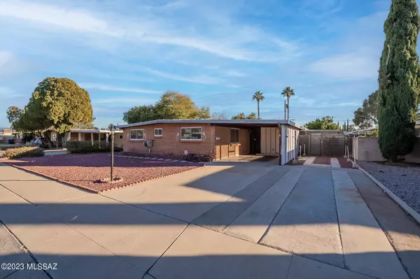 1261 W McMillan Street, Tucson, AZ 85705