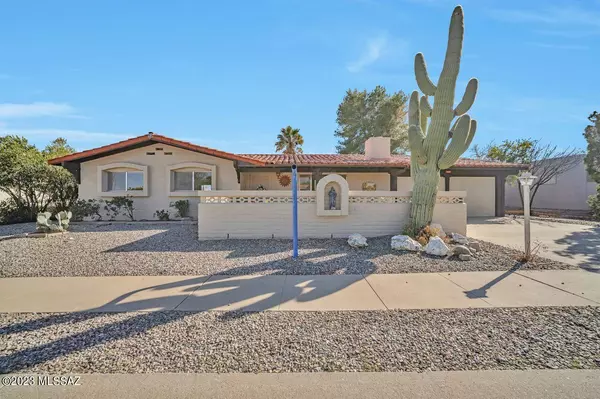 121 W Calle Canon de Faber, Green Valley, AZ 85614