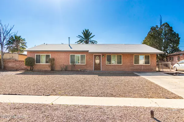 6626 E Cooper Street, Tucson, AZ 85710