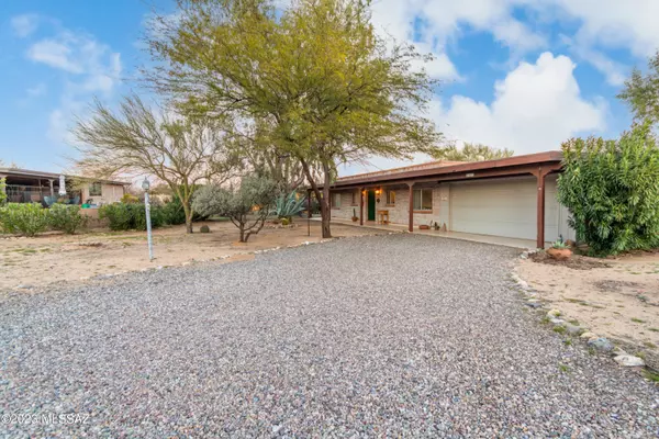 167 W La Pintura, Green Valley, AZ 85614