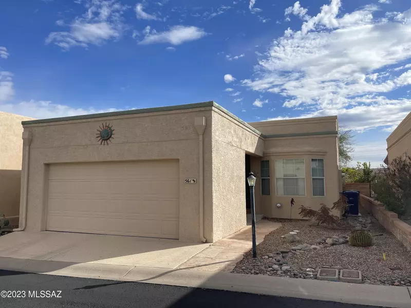 561 W Parkwood Court, Green Valley, AZ 85614