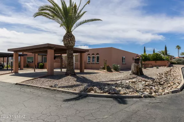 297 N Calle Del Santo, Green Valley, AZ 85614