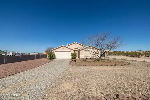 5877 E Farmridge Drive, Tucson, AZ 85756