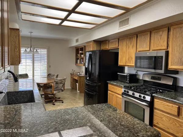 Oro Valley, AZ 85755,957 E Boulder Pass