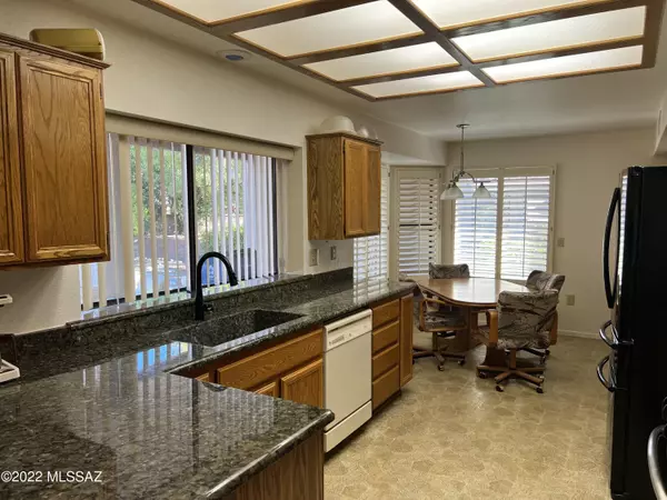 Oro Valley, AZ 85755,957 E Boulder Pass