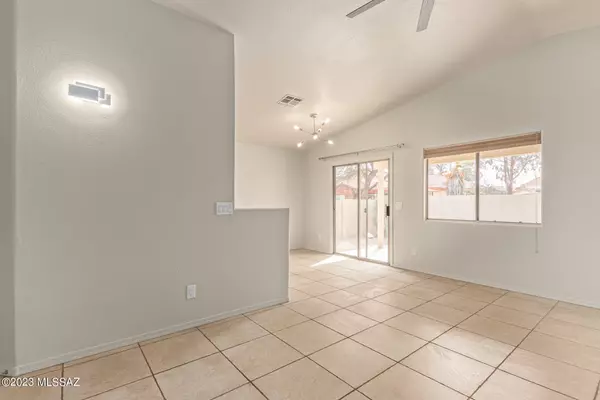 Tucson, AZ 85743,6539 Wilhoit Way