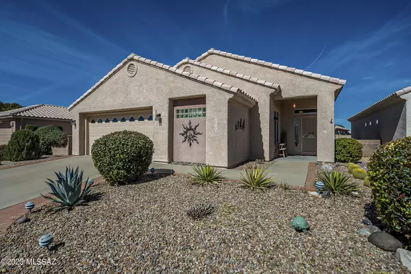 288 W Sunrise Vista Drive, Green Valley, AZ 85614