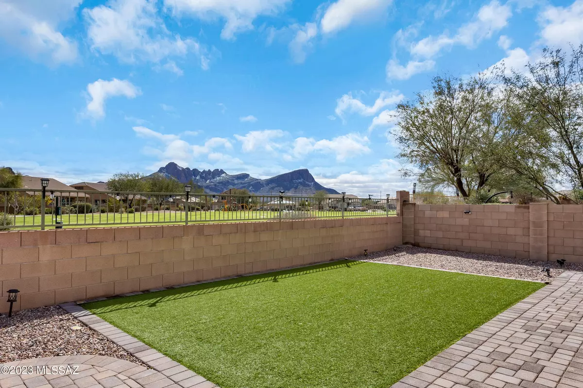 Marana, AZ 85653,8827 W Saguaro Moon Road