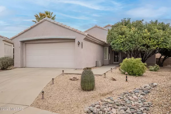 275 W Continental Vista Place, Green Valley, AZ 85614