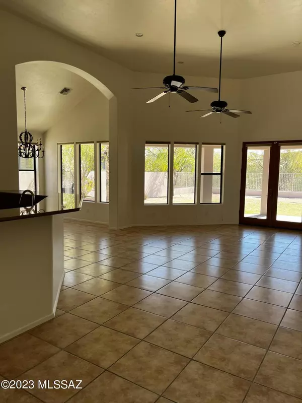 Tucson, AZ 85745,893 S Deer Meadow Loop