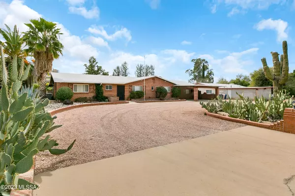 6502 E Shepherd Hills, Tucson, AZ 85710