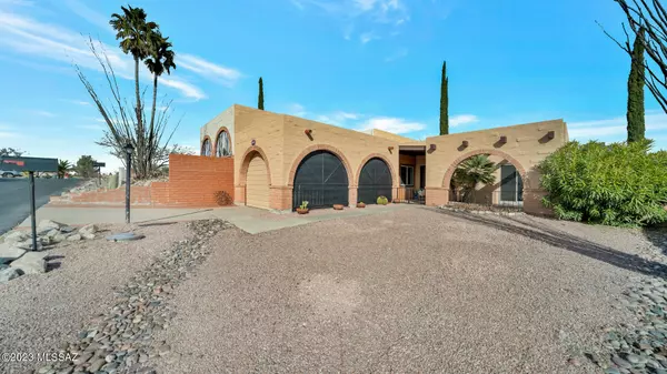 2811 S Camino Ortega, Green Valley, AZ 85622