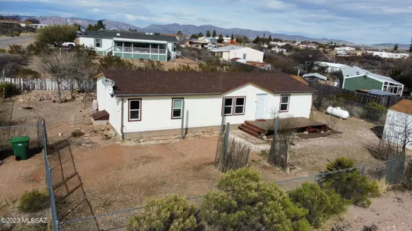 1462 N Saddleback Circle, Tombstone, AZ 85638