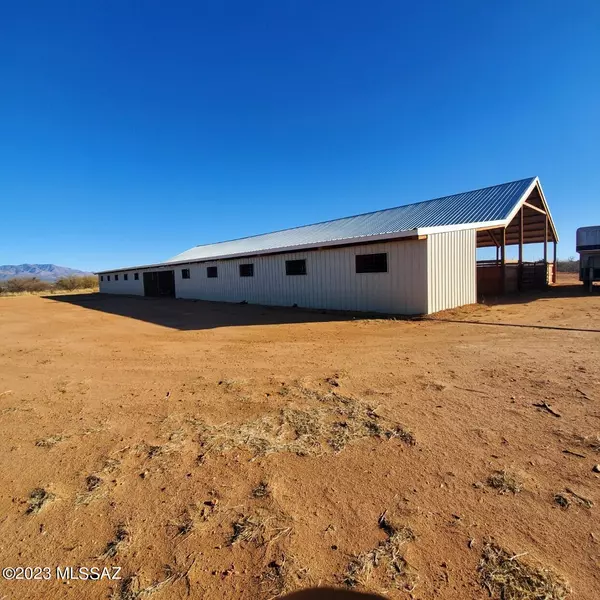 7950 E Nevada Drive, Hereford, AZ 85615