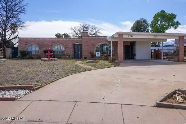 1211 S La Rosa Court, Sierra Vista, AZ 85635