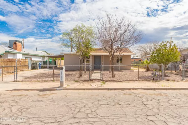 3913 S 15Th Avenue, Tucson, AZ 85714