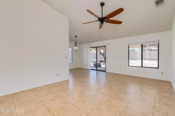 Oro Valley, AZ 85737,11512 N Lone Mountain Place