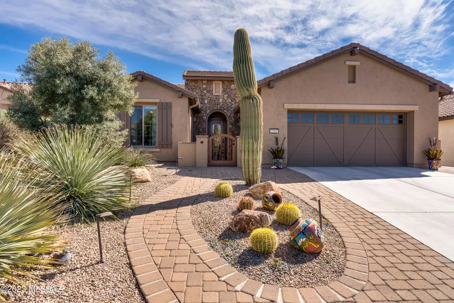 2282 E Thunderchief Drive, Green Valley, AZ 85614