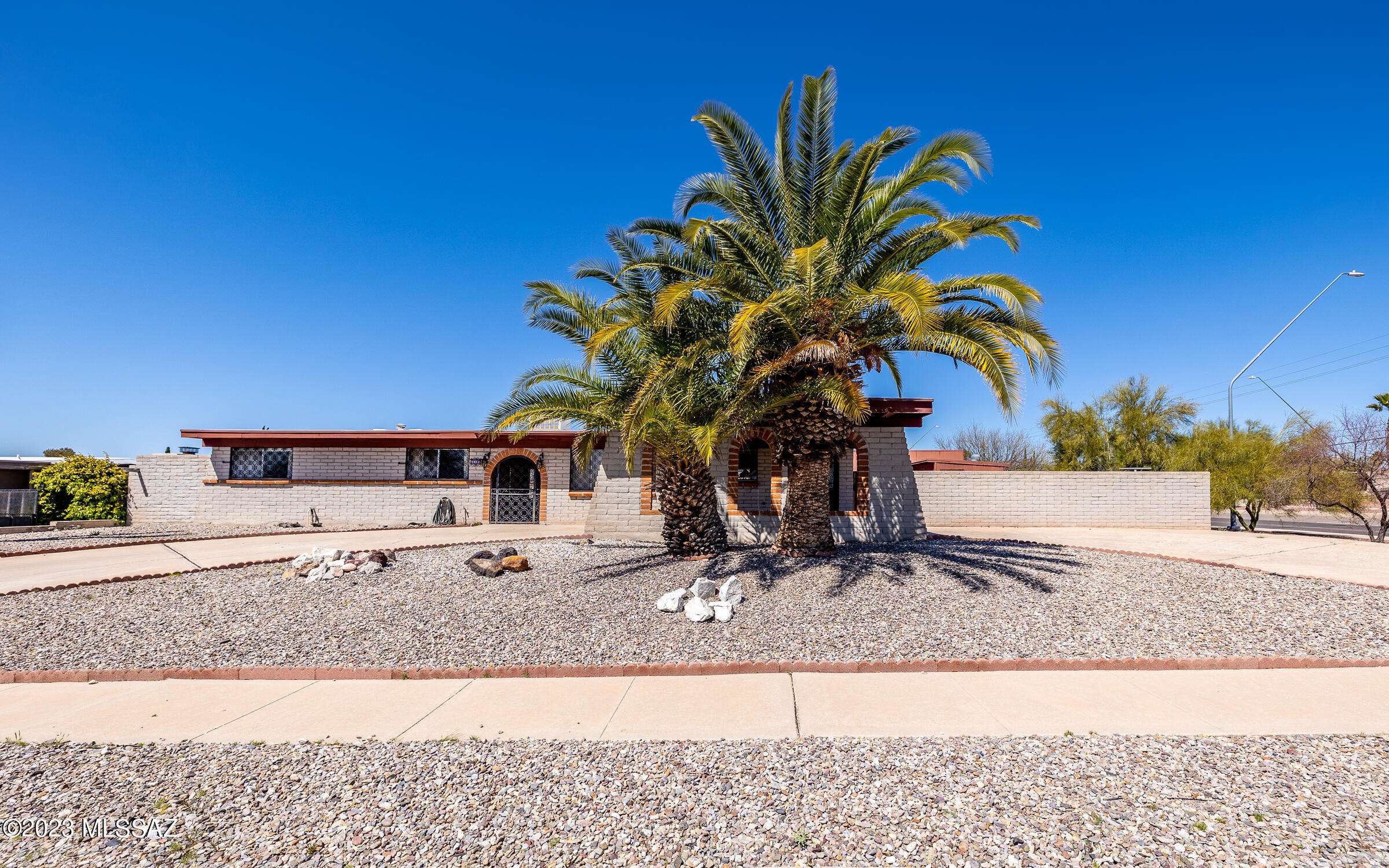 9461 E Deer Trail, Tucson, AZ 85710