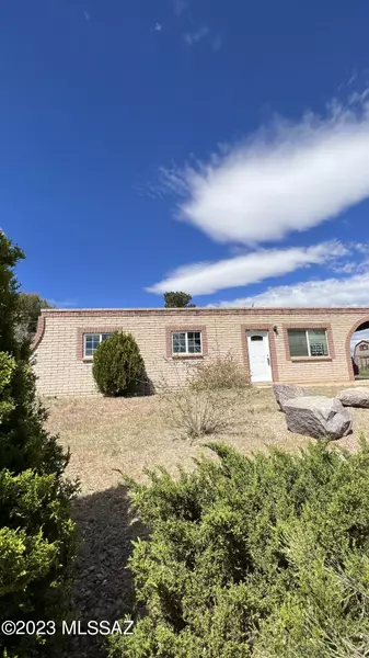 105 3rd Street, Huachuca City, AZ 85616