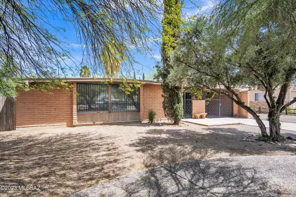 8865 E Old Spanish Trail, Tucson, AZ 85710