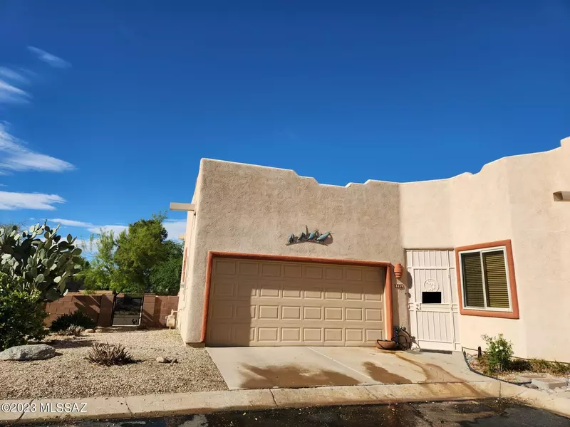 1228 Hillsboro Avenue, Green Valley, AZ 85614