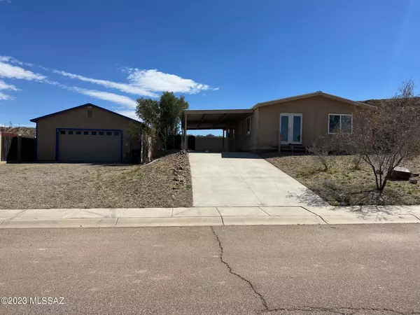 693 W Coachline Lane, Benson, AZ 85602